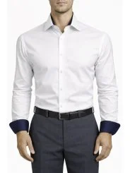 Chemise blanche à liseré bleu marine
